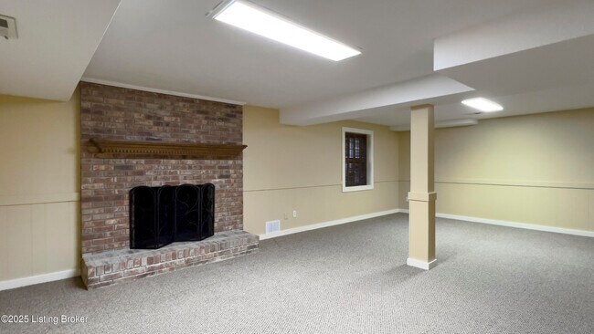 Building Photo - 1508 Sylvan Wynde