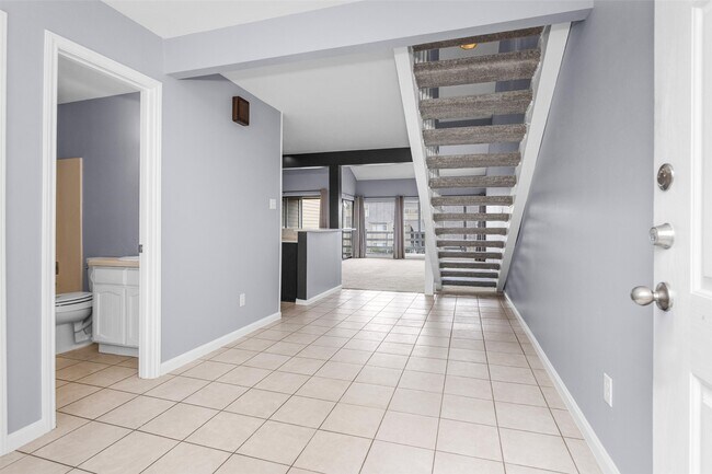 Building Photo - 50 April Point Dr S