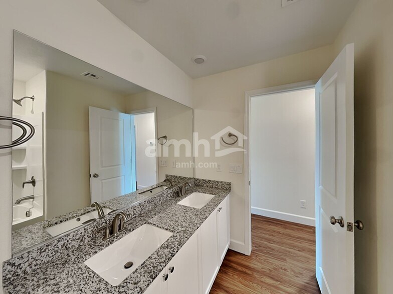 Building Photo - 9259 Baylee Bay Ct