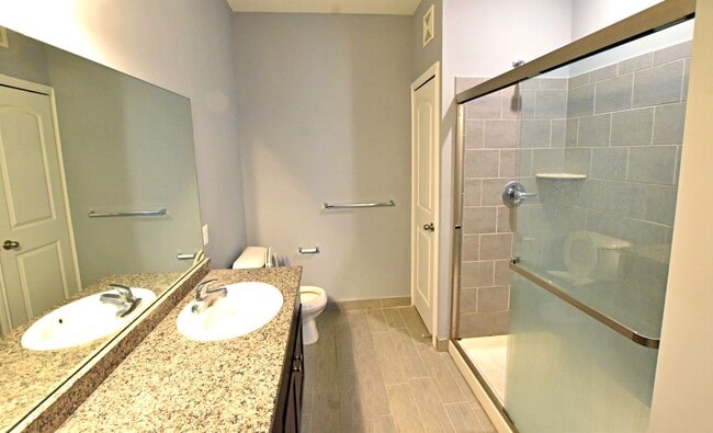 Building Photo - Shelby Township-2 Bedrooms, 2-Baths, Attac...