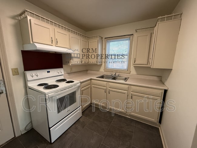 Building Photo - 1301 S Waugh St