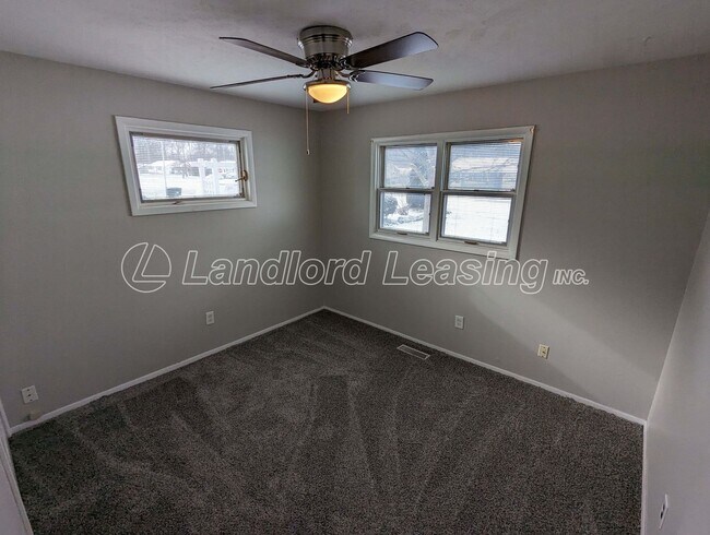 Building Photo - Avon Lake Ranch with Fresh Updates, Vaulted Ceilings, and More!