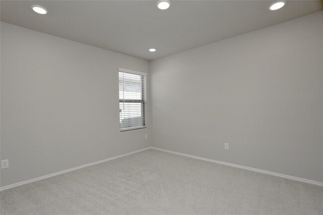 Building Photo - 2123 Santa Ana Wy