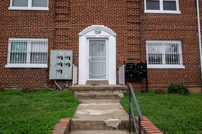 Building Photo - 1716 Capitol Ave NE