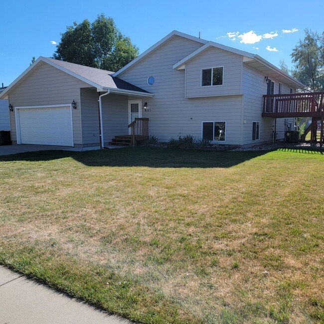 Primary Photo - 3 BED | 2 BATH | SPLIT-FOYER HOME | RAPID ...