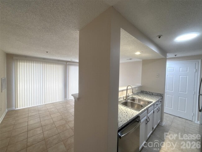 Building Photo - 1610 Arlyn Cir