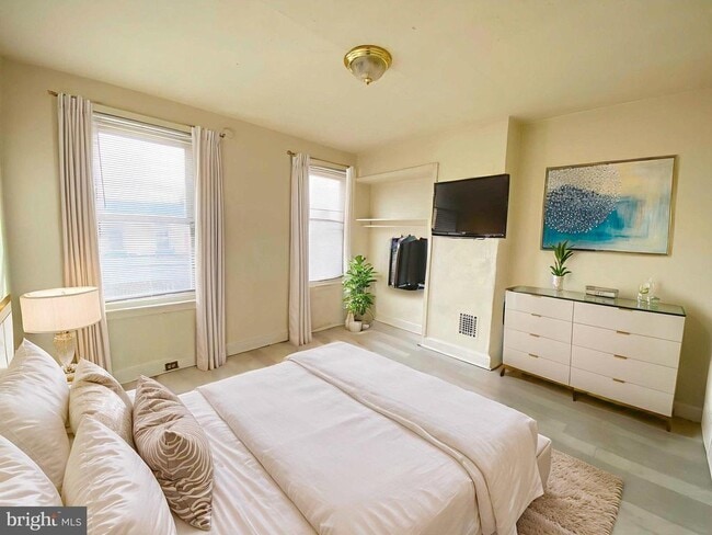 Building Photo - 3454 N Water St