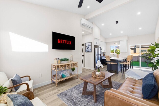 Building Photo - 436 Date Ave