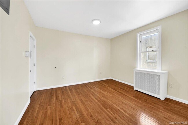 Building Photo - 3 221st St