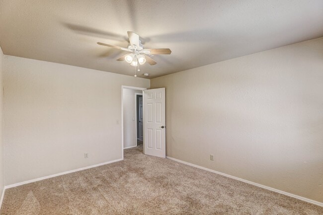 Building Photo - 4 Bedroom,2.5 Bath and 2 Car Garage Duplex with Fireplace and Prime Location Near Lake Hefner