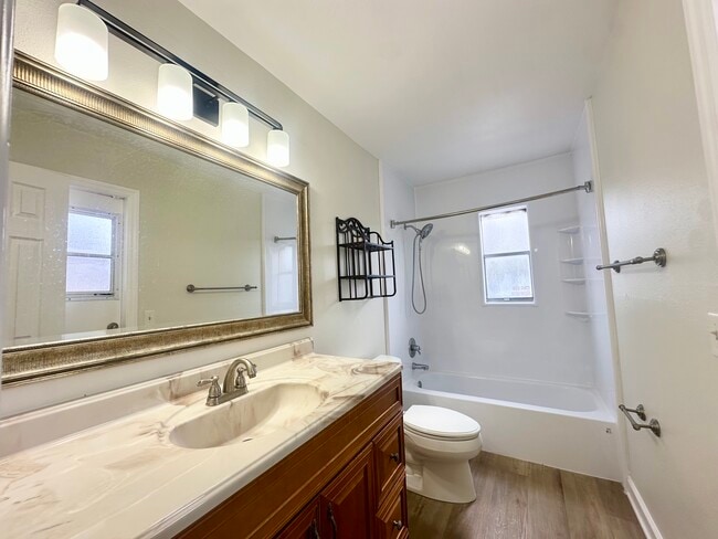 Building Photo - 119 Glendale Dr