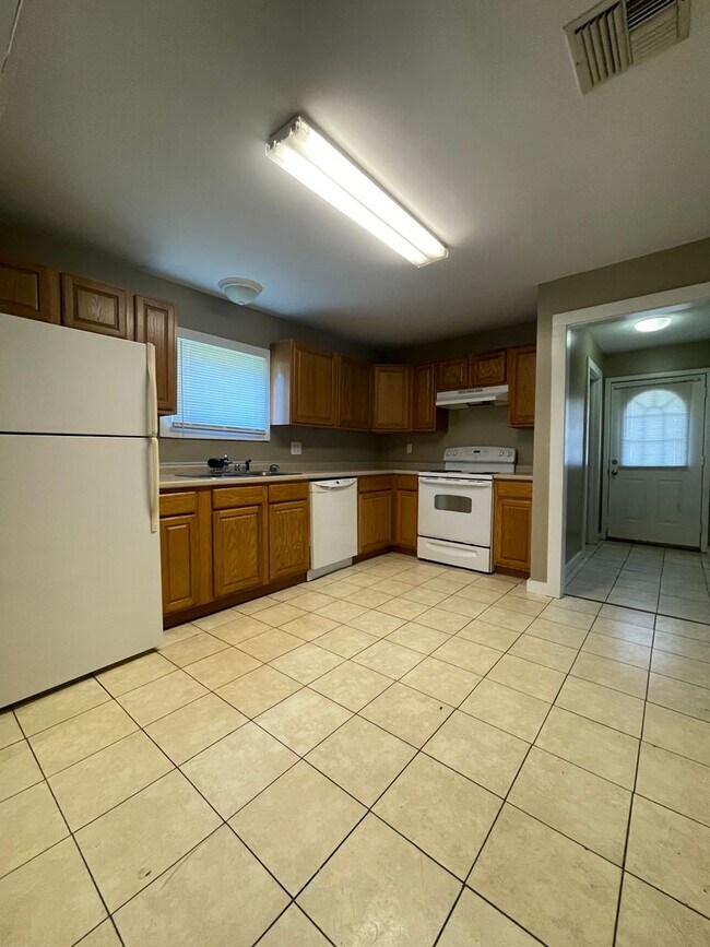 Building Photo - Three bedroom,  Two Bath ,Near UL , with Lawncare