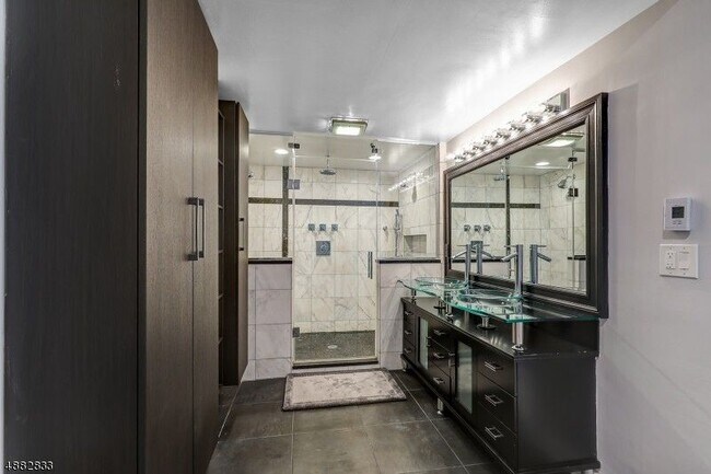 Building Photo - 209 Mountain Ave