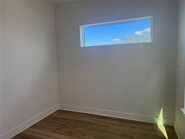 Building Photo - 798 TETBURY Lp