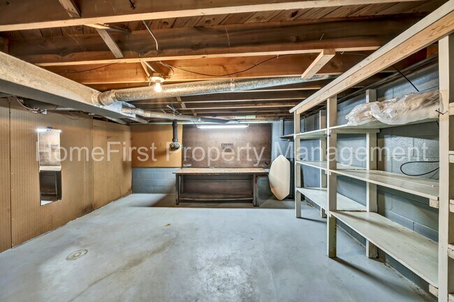 Building Photo - 118 Meadowlark Dr