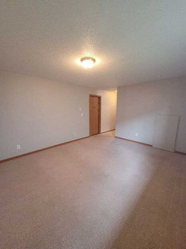 Building Photo - Quiet Neighborhood | Single Family Home | ...