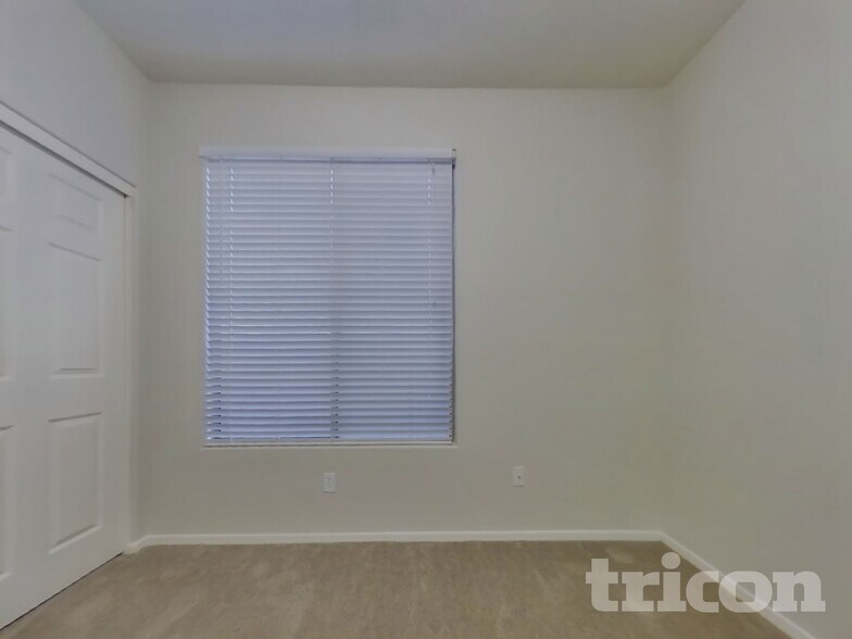 Building Photo - 4333 E Ivanhoe St