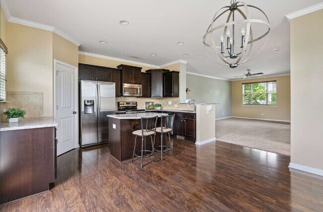 Building Photo - Spacious 3-Bedroom/3.5 Bathroom End-Unit T...