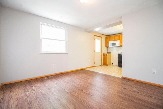 Building Photo - 437 S Haven Rd