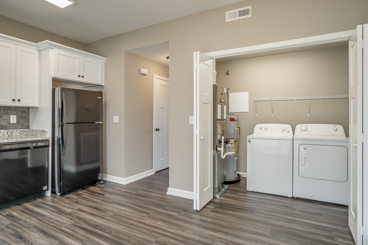 Building Photo - 343 Chestnut Ave