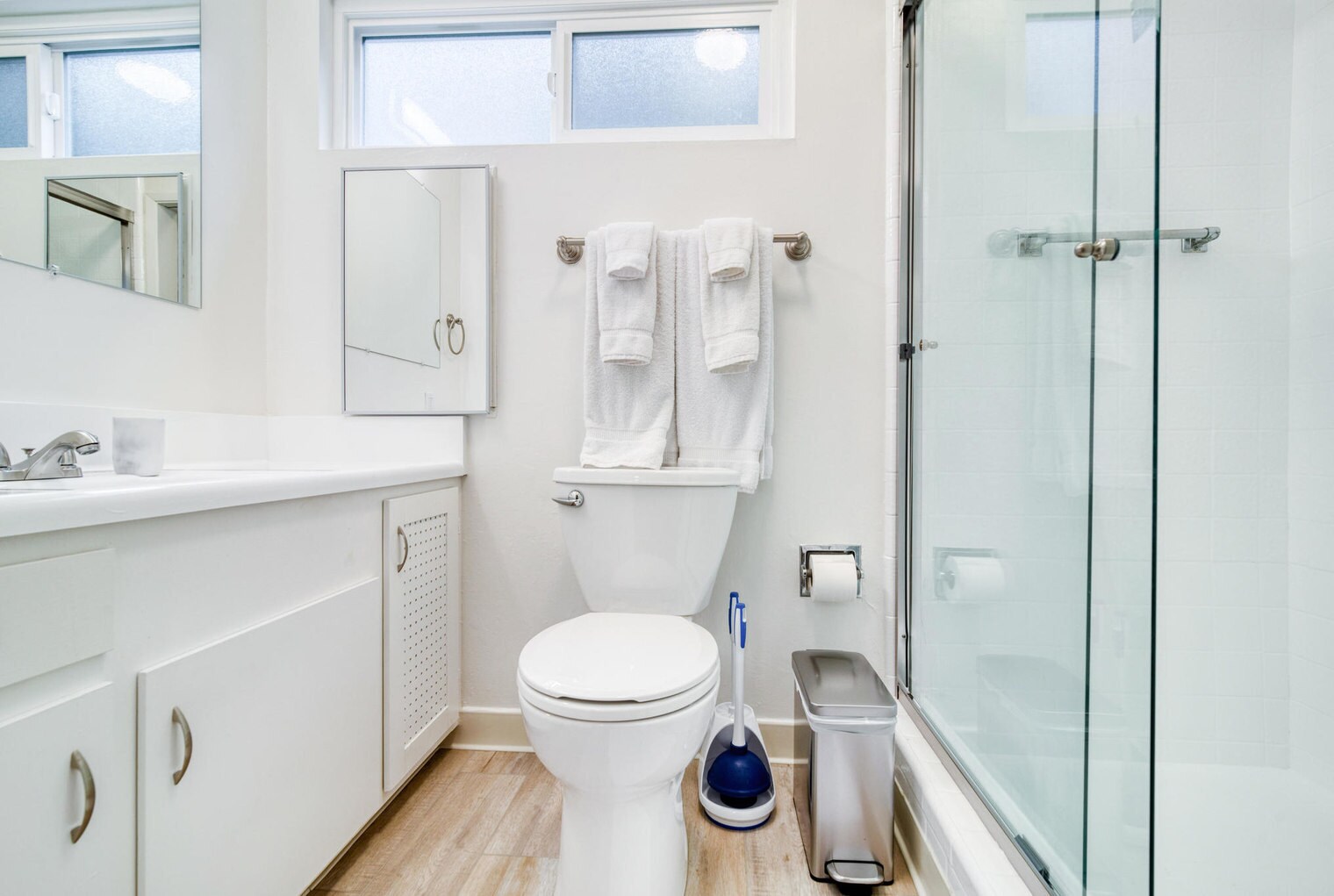 Building Photo - 801 Middlefield Rd