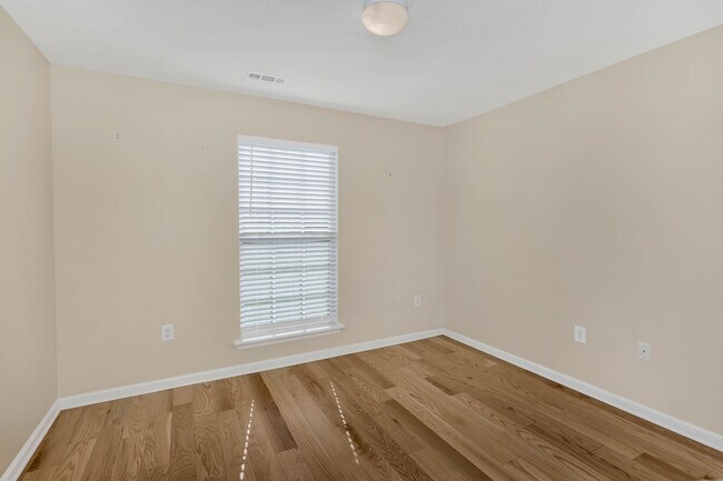 Building Photo - 5981 Vinemont Dr NW