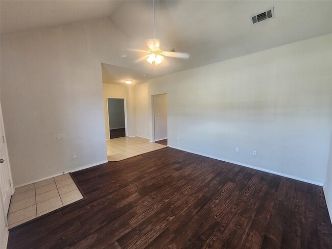 Building Photo - 106 Collett Ct