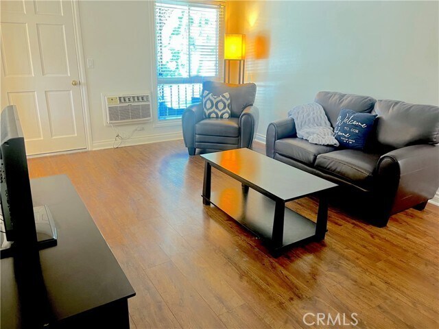 Building Photo - 660 S Glassell St