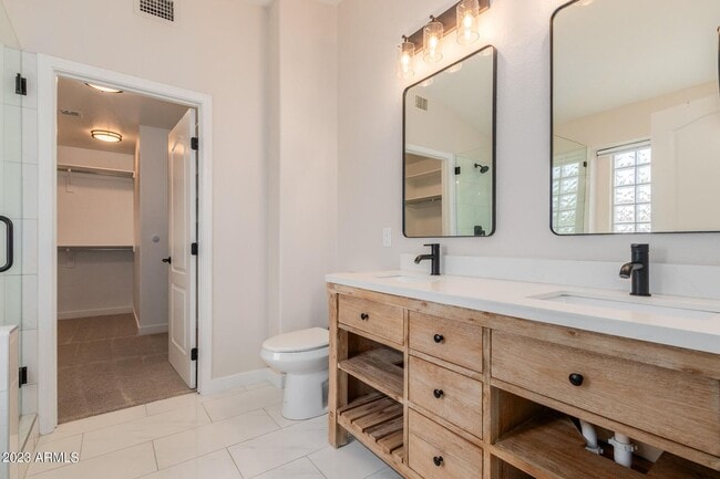 Building Photo - 4 BEDROOM 2.5 BATH 2 STORY LOVELY HOME 2,041 SQ FT SINGLE FAMILY HOME