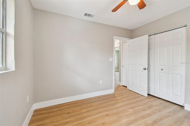 Building Photo - 951 Lantana Ave