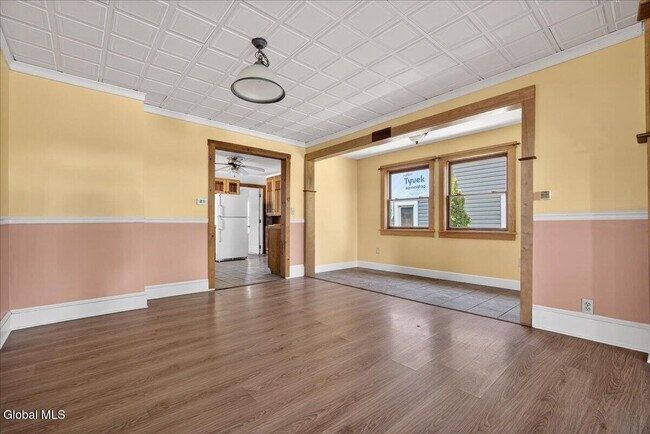 Building Photo - 204 Saratoga Ave