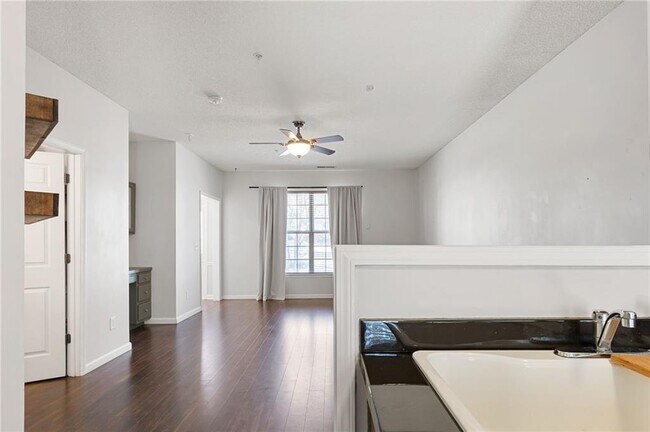 Building Photo - 134 Riverstone Commons Cir