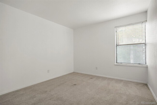 Building Photo - 14120 E Temple Dr