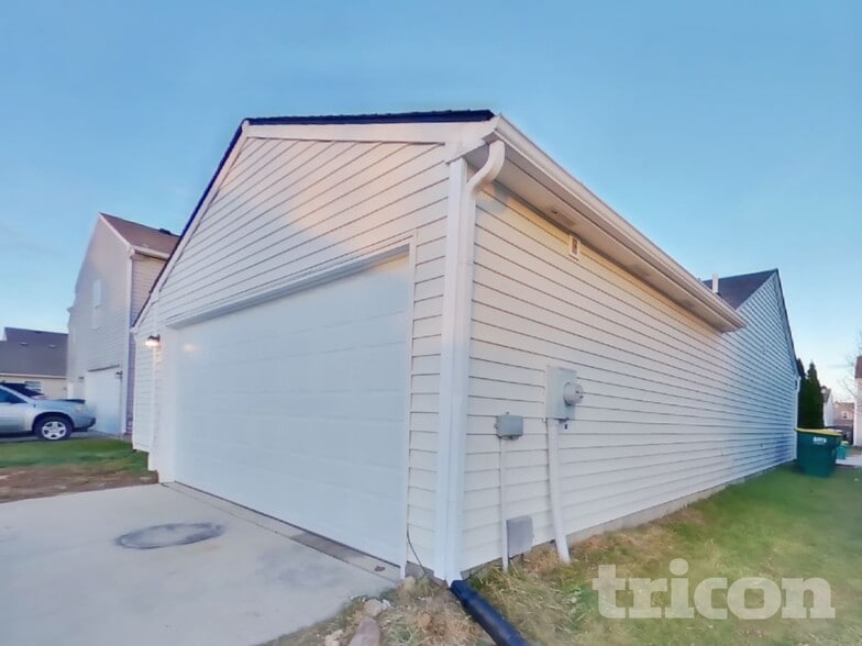 Building Photo - 2318 Blackthorn Dr