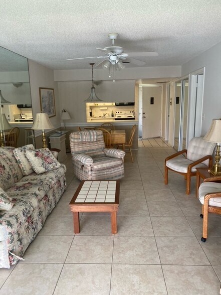 Building Photo - 1825 Cobia Dr