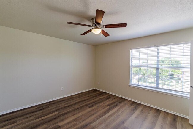 Building Photo - 157 Brickyard Ln
