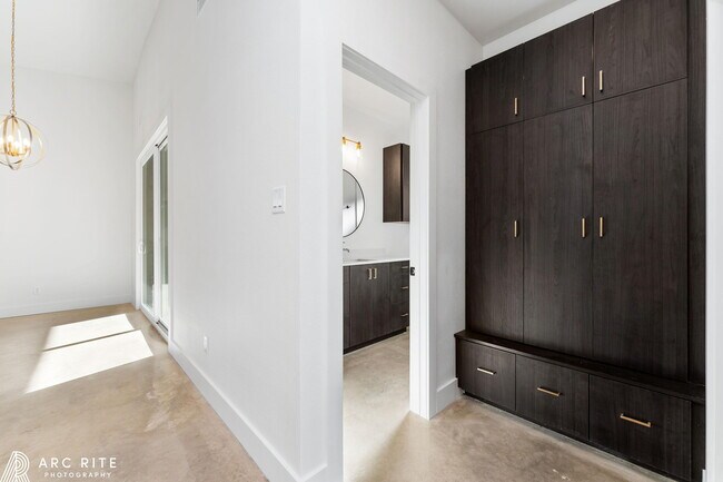 Building Photo - 4521 22nd Pl