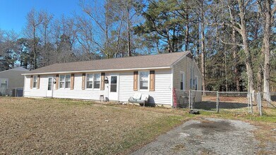 Building Photo - Duplex on Davis