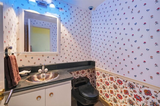 Building Photo - 1626 NE 105th St