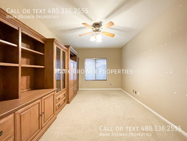 Building Photo - 380 W. Roadrunner Dr.