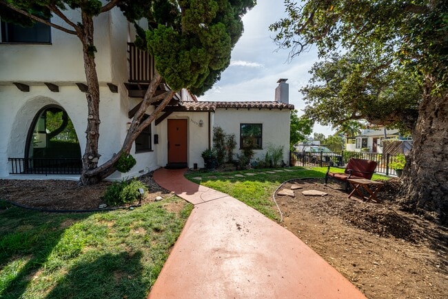 Building Photo - 3605 Dove Ct