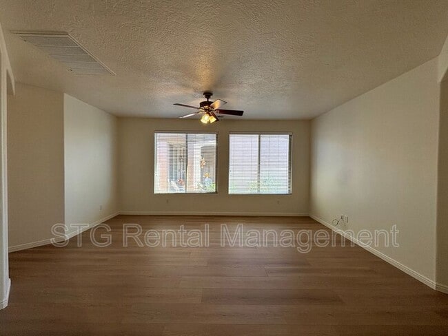 Building Photo - 3753 E Canyon Crest Ave