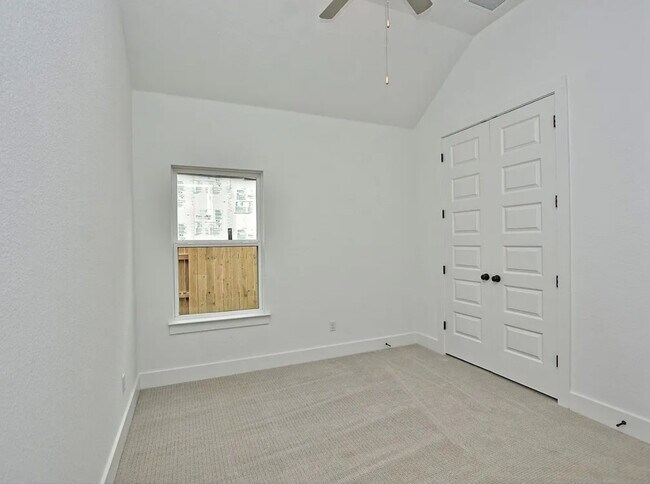 Building Photo - 2233 Nates Pl