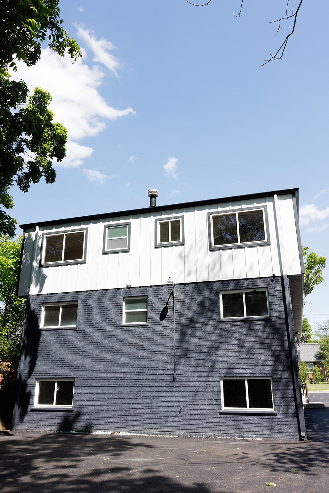 Building Photo - 6305 Englewood Ave