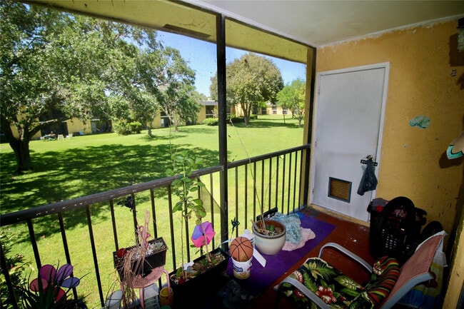 Building Photo - 316 Meadows Cir