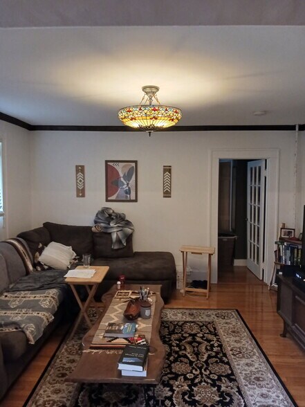 Building Photo - 21 Center St