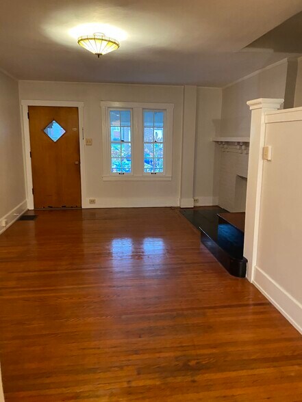 Building Photo - 5931 Alder St