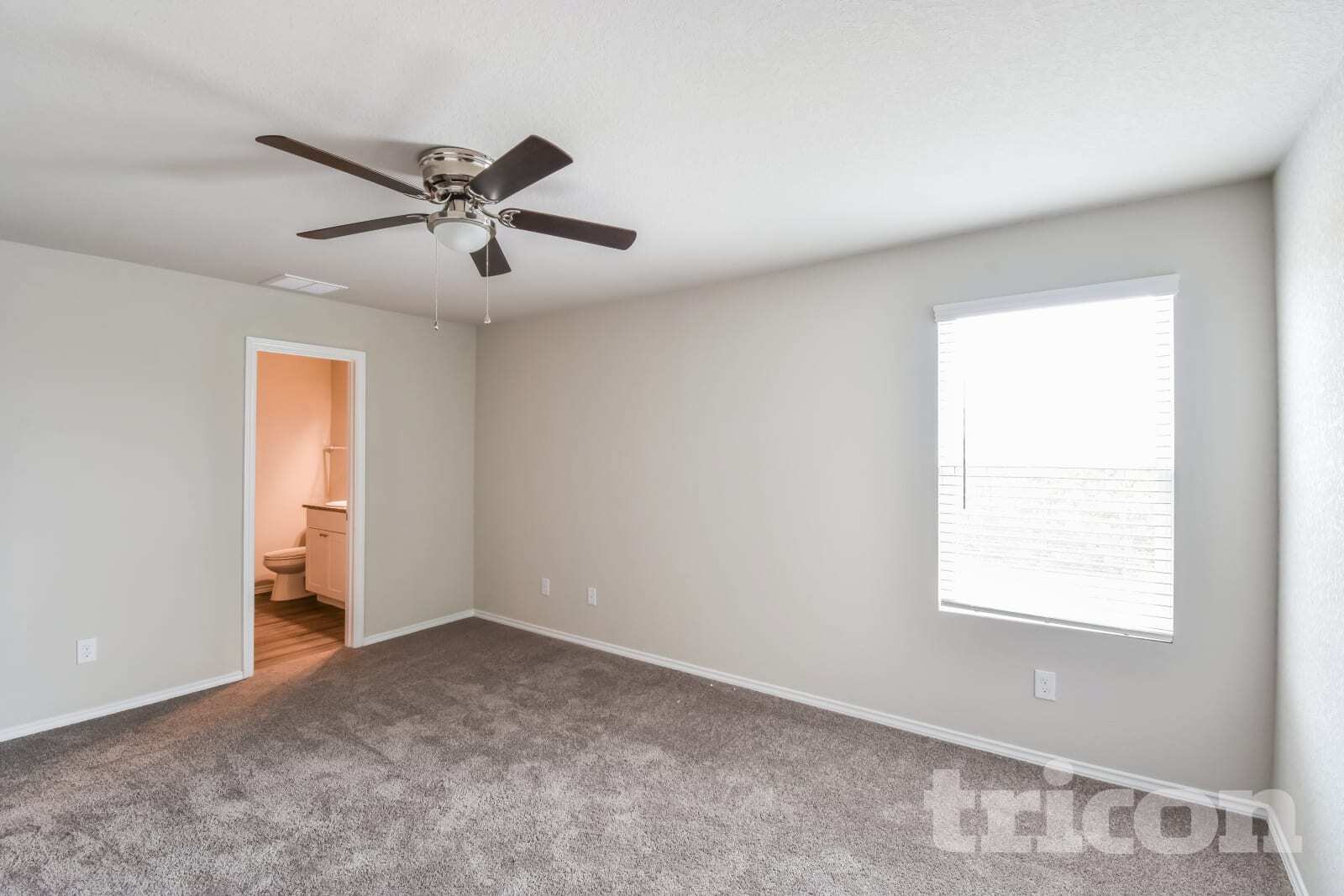 Building Photo - 8902 Lamus Wheel