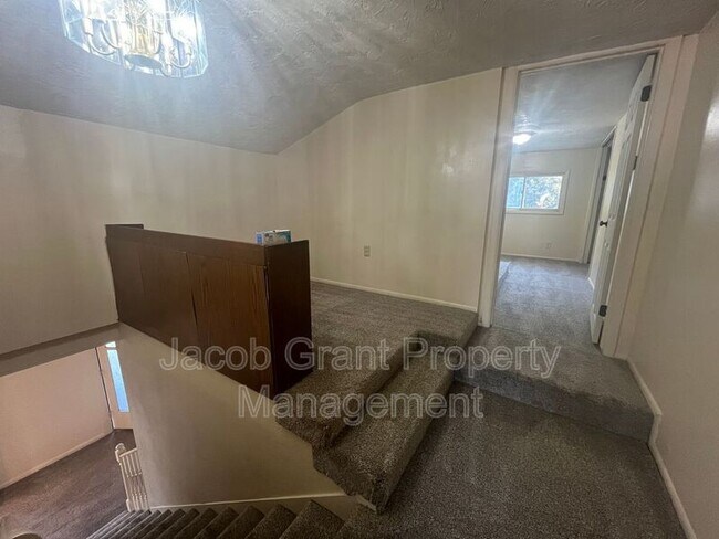 Building Photo - 1298 Idaho Ave
