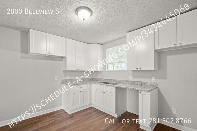 Building Photo - 2000 Bellview St